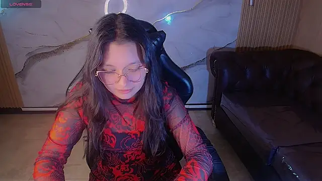 HoneyDoll tf online show from May 31, 2026, 1:17 pm