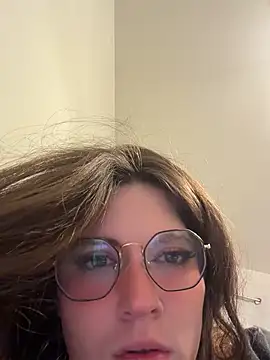 cutypiefull online show from June 11, 2026, 3:03 am