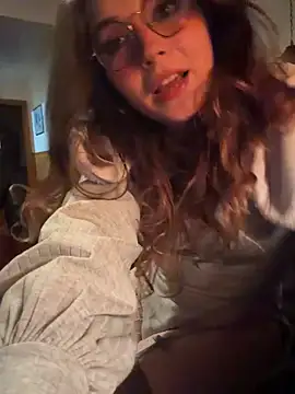 cutypiefull online show from June 14, 2026, 2:08 am
