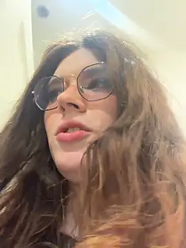 cutypiefull online show from June 1, 2026, 2:23 am