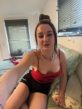 ZaylaDreams online show from May 21, 2026, 5:43 pm