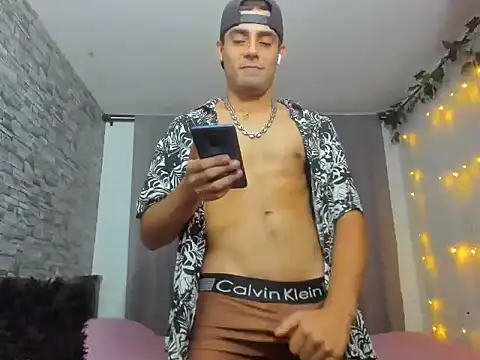Snapshot of AlexBunny_ chatting on June 4, 2026, 10:58 pm AlexBunny online show from June 4, 2026, 10:58 pm