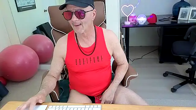 hotdadbod online show from May 15, 2026, 9:46 pm