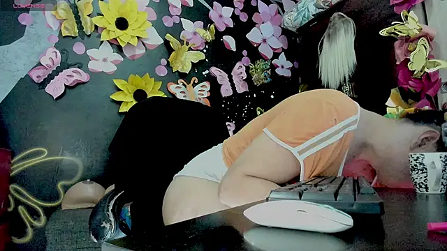 DirtyKhloy online show from April 15, 2026, 9:04 pm