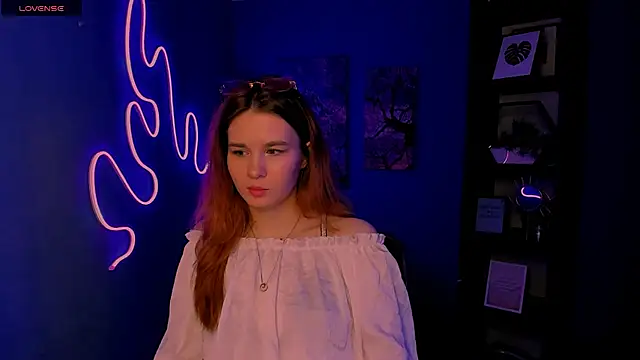angie foxy1 online show from June 13, 2026, 7:23 pm