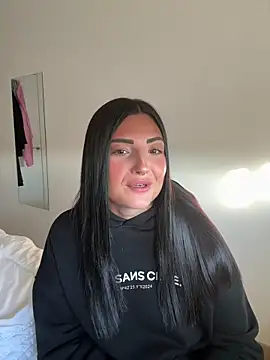 leaascorpioo online show from May 21, 2026, 6:16 pm