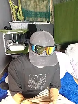 Snapshot of maxwell_crazy1 chatting on June 15, 2026, 4:34 am maxwell crazy1 online show from June 15, 2026, 4:34 am