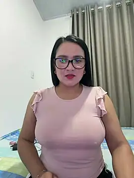 Snapshot of rousee69_ chatting on June 28, 2026, 12:28 am rousee69 online show from June 28, 2026, 12:28 am