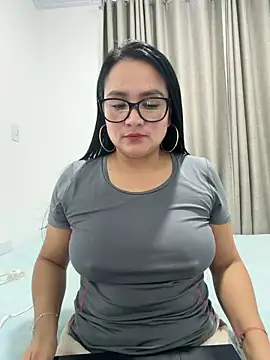 Snapshot of rousee69_ chatting on June 18, 2026, 9:14 am rousee69 online show from June 18, 2026, 9:14 am