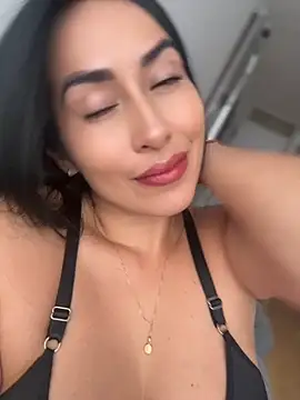 Snapshot of areviklusine1 chatting on April 23, 2026, 12:29 pm areviklusine1 online show from April 23, 2026, 12:29 pm