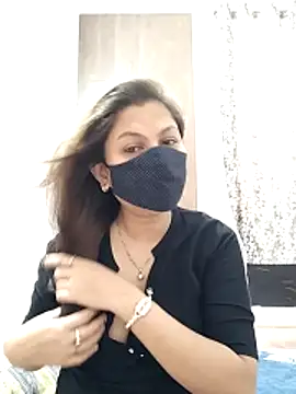 hot kiran2000 online show from June 11, 2026, 12:02 pm