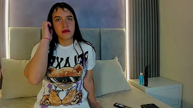 Abigail Aura online show from May 25, 2026, 1:10 pm