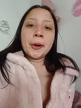 mileidy0106 online show from June 13, 2026, 1:42 pm