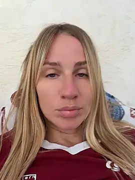Snapshot of AnnaMist_ chatting on June 27, 2026, 7:03 am AnnaMist online show from June 27, 2026, 7:03 am