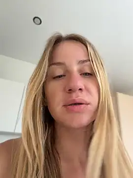 Snapshot of AnnaMist_ chatting on June 28, 2026, 5:14 am AnnaMist online show from June 28, 2026, 5:14 am