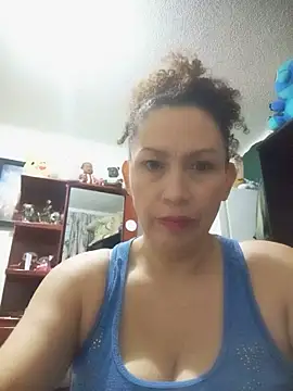 paulett15 online show from June 10, 2026, 2:18 pm