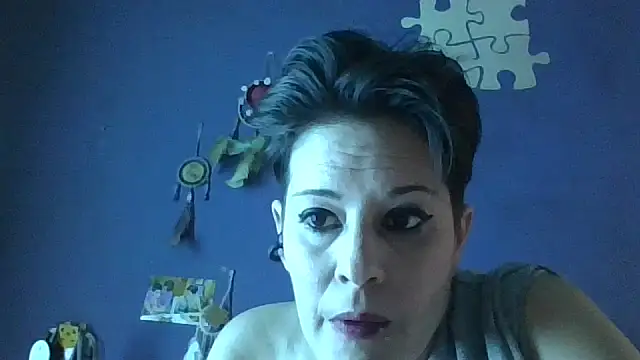 Estrella 40 online show from May 17, 2026, 5:02 pm