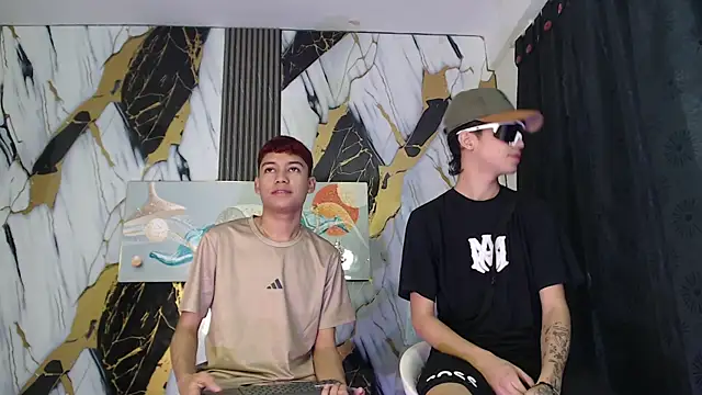 KING LOVERS1 online show from June 23, 2026, 1:20 pm