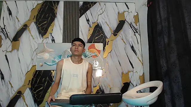 KING LOVERS1 online show from June 28, 2026, 1:17 pm