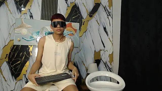 KING LOVERS1 online show from June 16, 2026, 1:11 pm