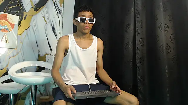 RONALDA HOT26 online show from May 23, 2026, 7:40 am
