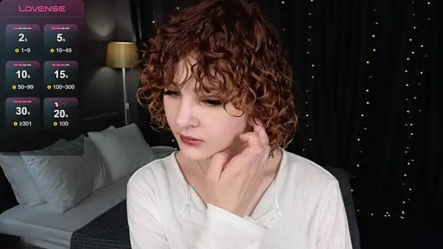 Kira  Fluffy online show from June 25, 2026, 5:34 am