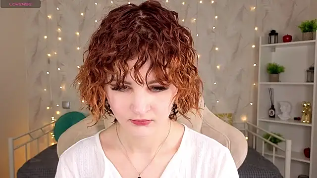 Kira  Fluffy online show from June 20, 2026, 12:04 am
