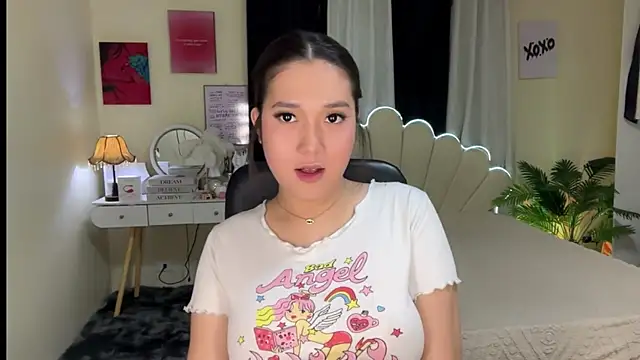Snapshot of RingMyBelle chatting on June 12, 2026, 11:41 am RingMyBelle online show from June 12, 2026, 11:41 am