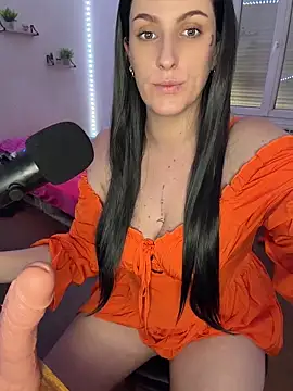Liahhx online show from May 16, 2026, 1:21 pm
