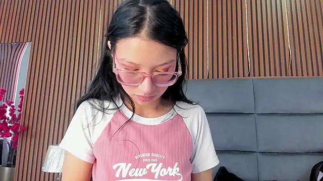 SophiieCalloway1 online show from June 20, 2026, 1:49 pm