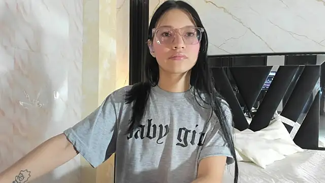 SophiieCalloway1 online show from June 6, 2026, 2:11 pm