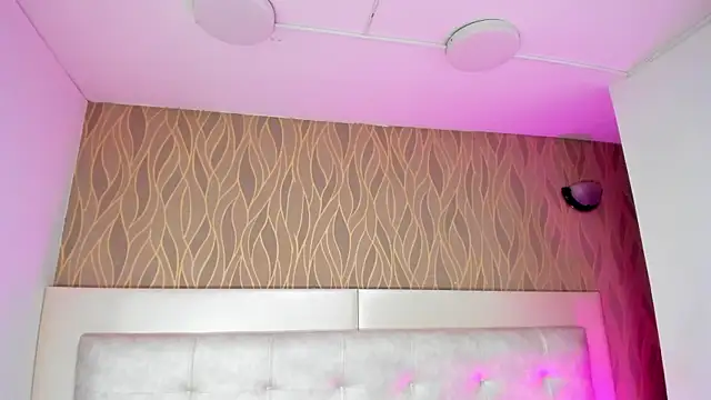 MaiaLopez online show from June 12, 2026, 8:06 pm