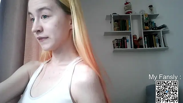 Emilya201 online show from May 18, 2026, 4:07 am