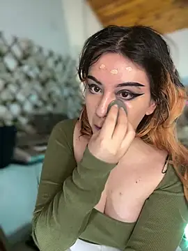 NikkiNix online show from June 21, 2026, 1:06 pm