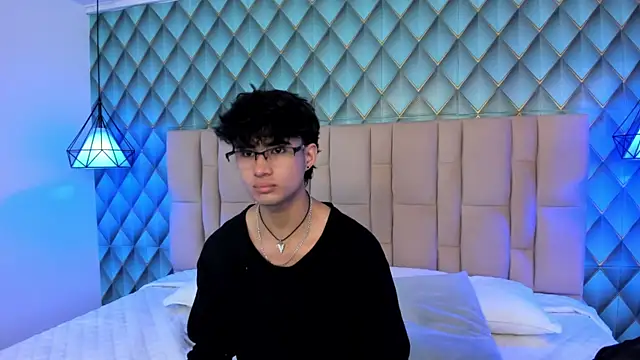 Sofia-Ethan online show from June 24, 2026, 12:26 pm