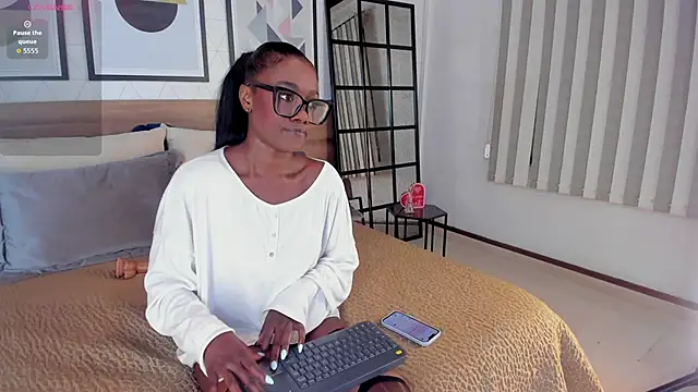 ZafiraBlack online show from June 21, 2026, 3:34 am