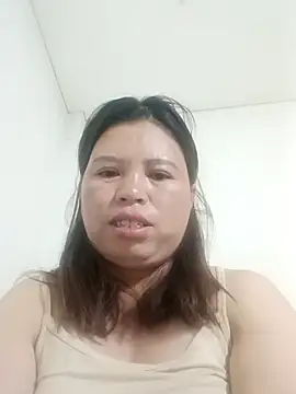 Snapshot of -Yeyi- chatting on June 4, 2026, 10:14 pm -Yeyi- online show from June 4, 2026, 10:14 pm
