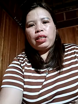 Snapshot of -Yeyi- chatting on June 27, 2026, 1:50 pm -Yeyi- online show from June 27, 2026, 1:50 pm