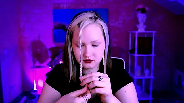 ViolettWoods online show from June 29, 2026, 6:31 am