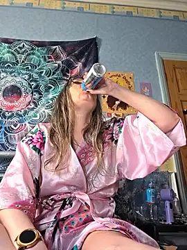 Snapshot of Izzylove47 chatting on May 16, 2026, 11:31 am Izzylove47 online show from May 16, 2026, 11:31 am