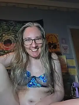 Izzylove47 online show from June 23, 2026, 9:35 pm
