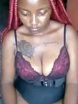 Brown curvy2003 online show from May 27, 2026, 1:51 pm