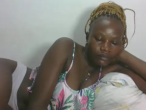 Petitepretty23 online show from May 21, 2026, 4:54 am