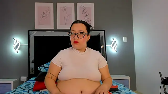 zoe curvyy online show from July 1, 2026, 12:16 pm