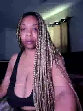 KinkeeKaee online show from July 3, 2026, 4:13 pm