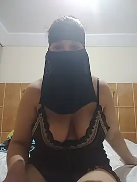Laty 123 online show from June 17, 2026, 12:04 pm