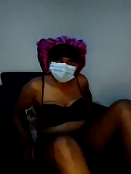 Snapshot of curvygirr chatting on May 20, 2026, 6:38 pm curvygirr online show from May 20, 2026, 6:38 pm