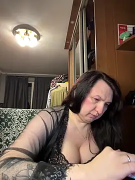 Snapshot of EvaBeautyXxX chatting on June 9, 2026, 10:33 pm EvaBeautyXxX online show from June 9, 2026, 10:33 pm