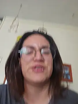 Karengenesisx online show from June 3, 2026, 4:44 pm