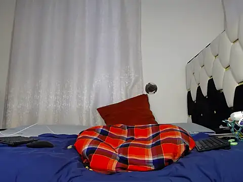 Snapshot of KinkQueenLove chatting on July 3, 2026, 7:15 am KinkQueenLove online show from July 3, 2026, 7:15 am